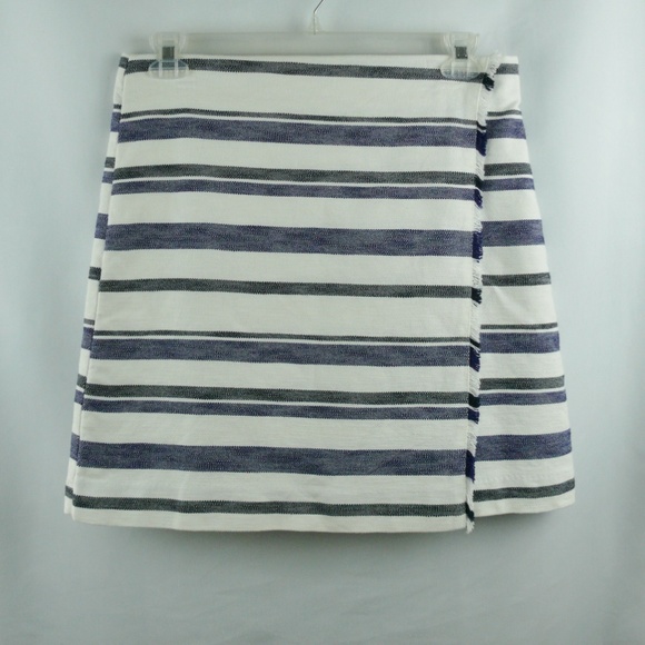 LOFT Dresses & Skirts - LOFT Skirt Sz 12 White Striped Fringe Wrap Blanket